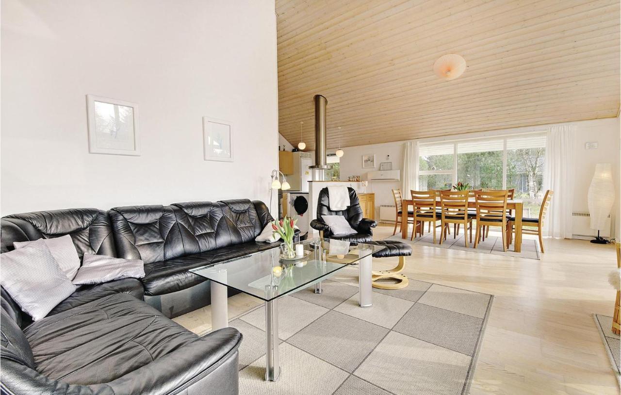 7 Bedroom Stunning Home In Herning Kolkaer Exterior foto